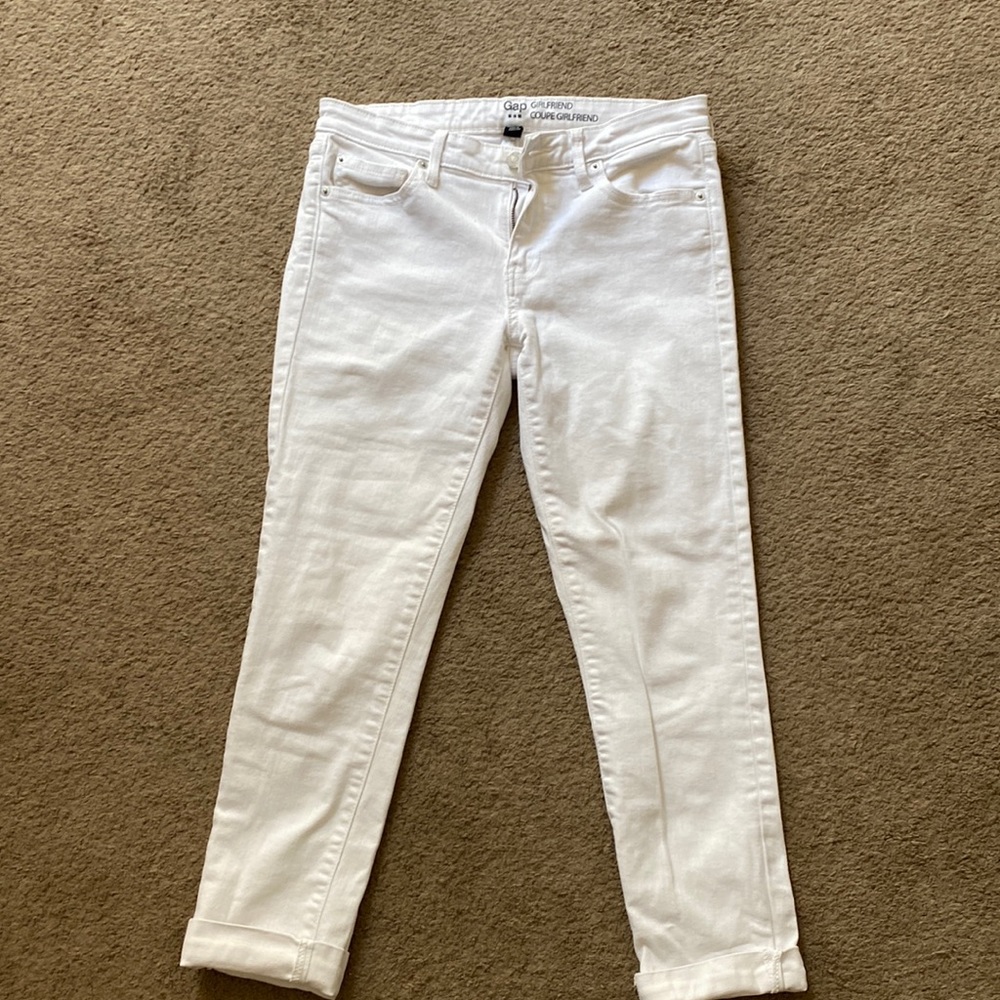 White crop jeans